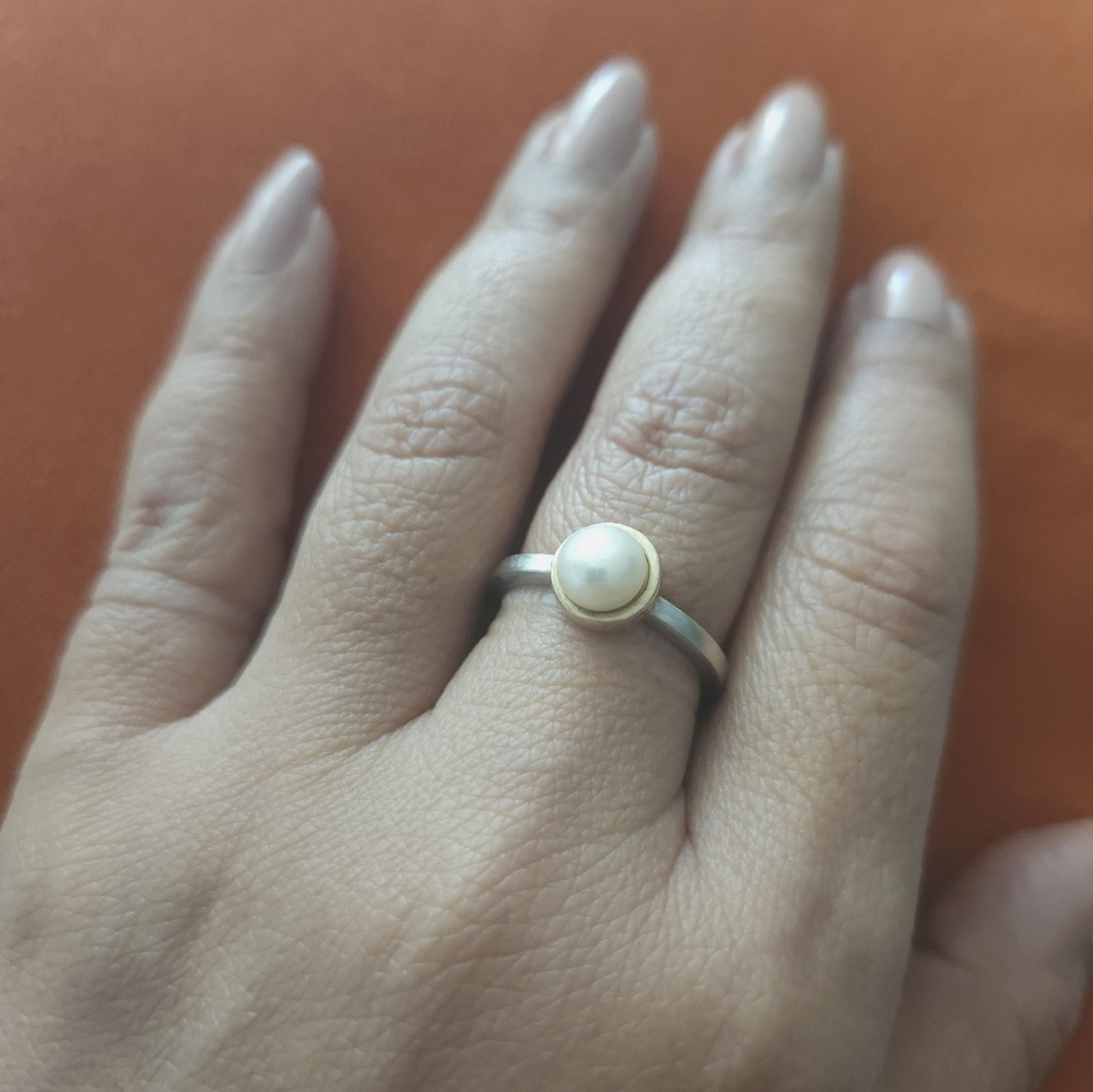 14k Gold and Sterling Pearl Silver Ring - Picture 8 of 11